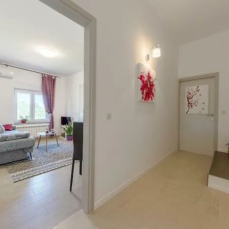 Lavander 3 Private With Bathroom And Balcony